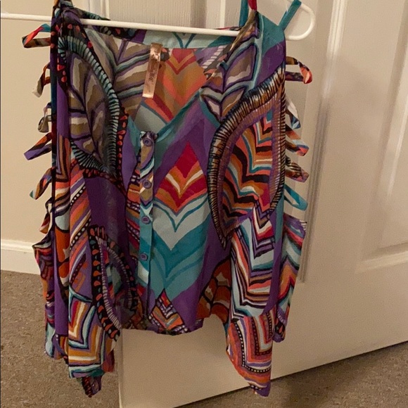 Top - Picture 2 of 2